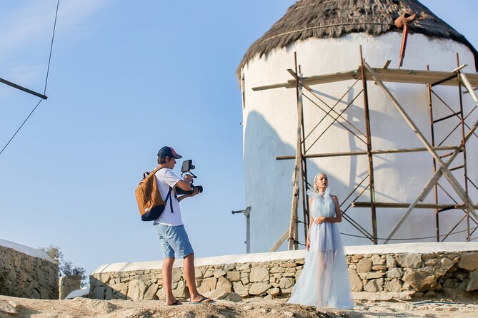 1 Hour Private Photo Session In Mykonos - What the photographer adds beyond a selfie