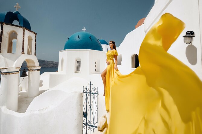 1-Hour Private Santorini Flying Dress Photoshoot - The photographer, assistant, and posing help