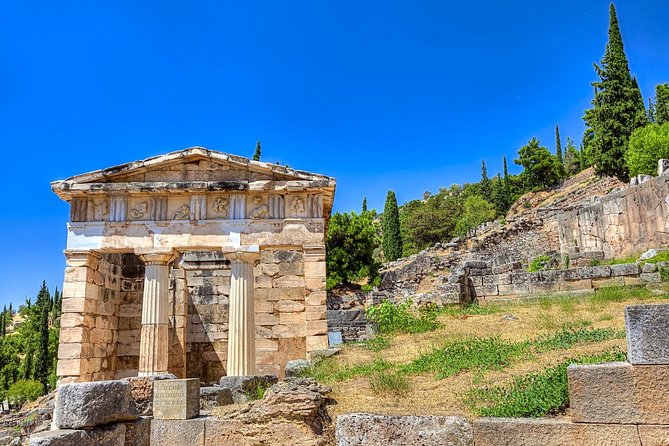 2-Day Delphi and Meteora Tour from Athens - Lamia, Trikala, and the road to Kalambaka