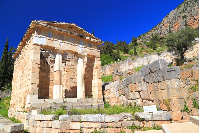 4-Day Greece Highlights Tour: Epidaurus, Mycenae, Olympia, Delphi and Meteora - Day 4: Meteora monasteries and Thermopylae