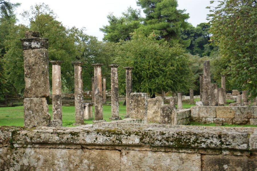4-Day Tour of Mycenae, Epidaurus, Olympia, Delphi & Meteora - Who should book this four-day route?