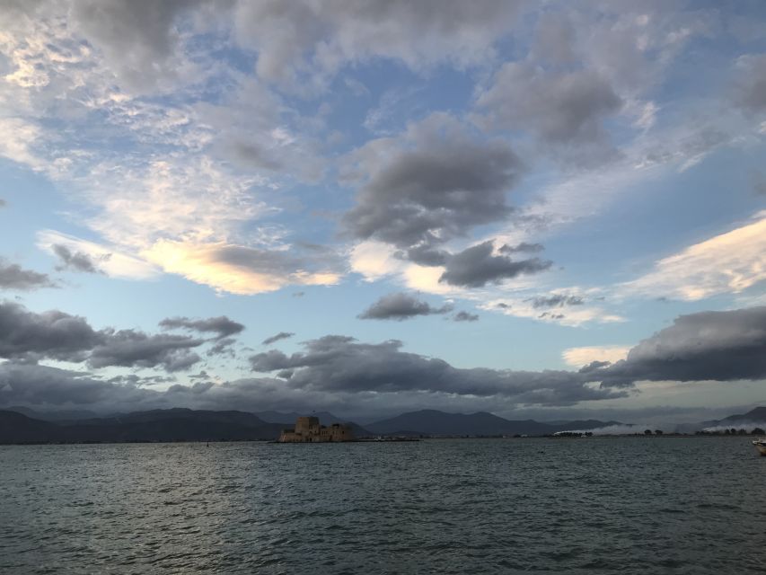 4-Day Tour of Mycenae, Epidaurus, Olympia, Delphi & Meteora - Day four: Meteora monasteries and Thermopylae