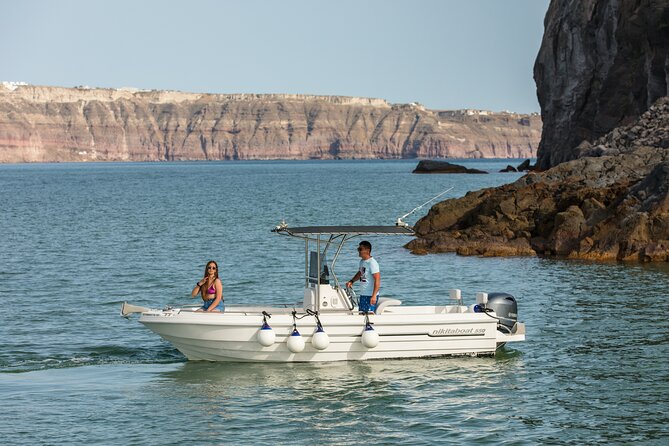 5 Hours Boat Rental in Santorini - Food, music, and the pace of the afternoon