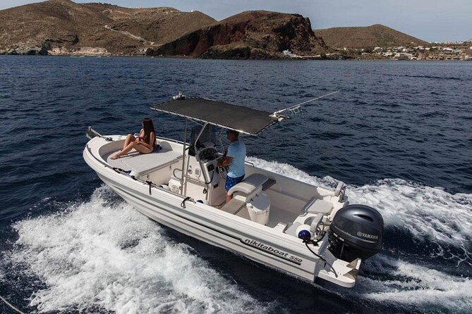 5 Hours Boat Rental in Santorini - Choosing between the caldera and the southern coast
