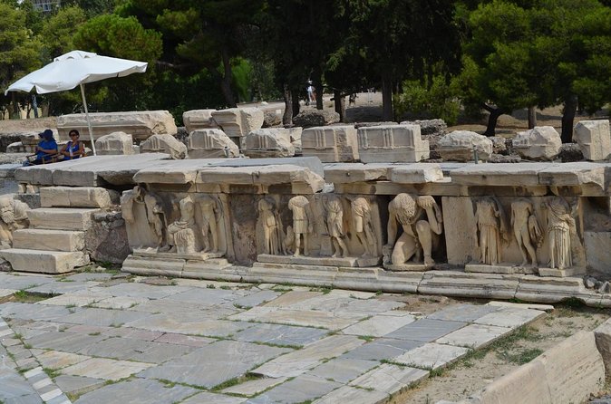 Acropolis of Athens, Parthenon and Acropolis Museum private tour with dinner - The Propylaea, Athena Nike, and the climb to the summit