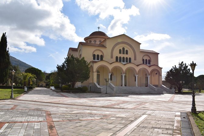 ALL DAY private tour - Kefalonia - Orealios begins the day with Kefalonian wine