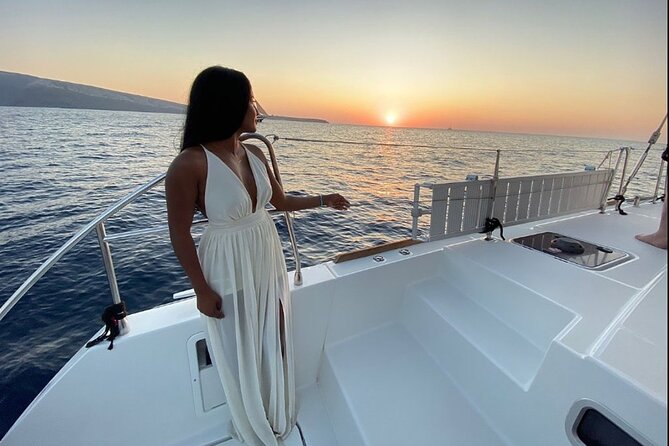 ALL-INCLUSIVE: Santorini Caldera Cruise with Greek Meal & Drinks - Greek dinner at anchor near Nea Kameni