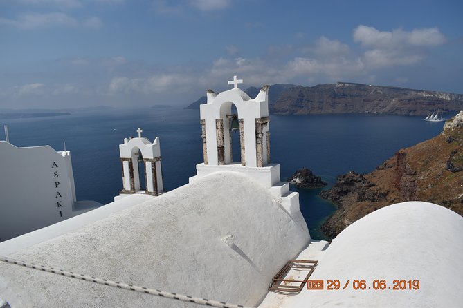 All of Santorini in 6 hours (private) - Guides and the human side of the tour