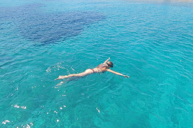 Antiparos & Despotiko Kaiki Cruise — Coves, Swim & BBQ - Food, drinks, and the social side