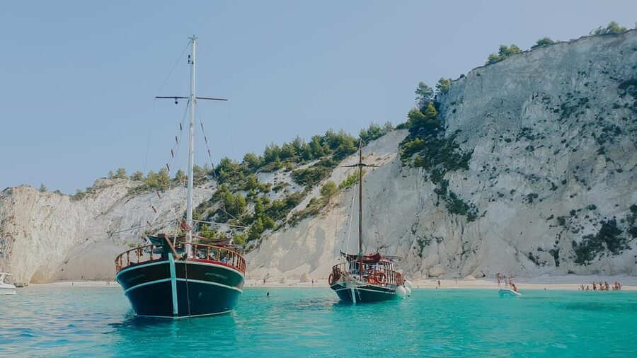 Argostoli: Full-Day Boat Trip with Lunch & Wine - White Rocks Beach: clear water and limestone cliffs