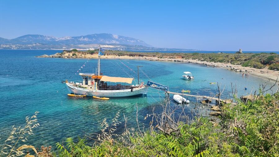 Argostoli: Full-Day Traditional Boat Cruise with Lunch - White Rocks Beach, clear water and a proper first swim