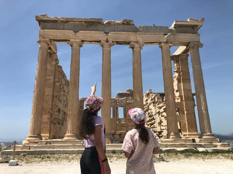Athens: Acropolis Guided Tour in Spanish-Option Tickets - Passing through the Propylaea
