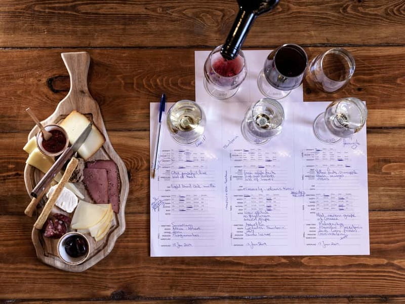 Athens: Acropolis Wine Tasting with Cheese and Olives - What happens at Tournavitou 9