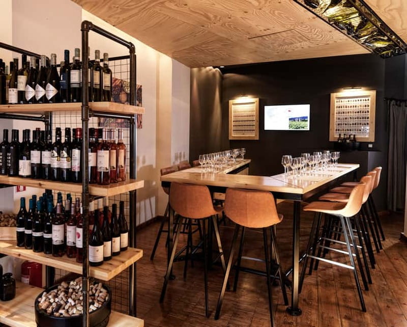 Athens: Acropolis Wine Tasting with Cheese and Olives - Learning how to taste instead of guessing