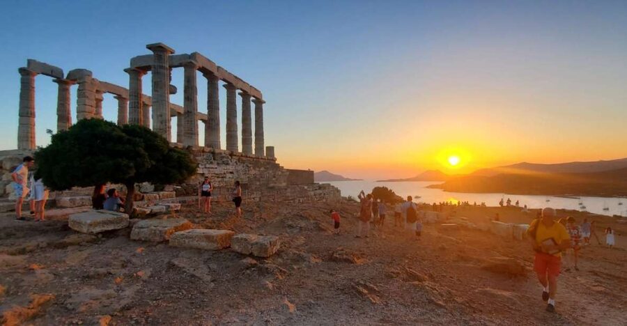 Athens: Cape Sounio & Poseidon Temple Trip with Audio Guide - Food, drinks, and facilities