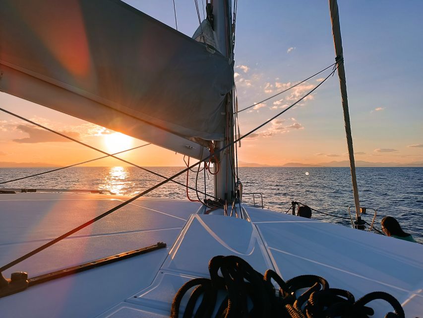 Athens: Catamaran Cruise with Fresh Lunch and Wine - Greek meze served fresh onboard