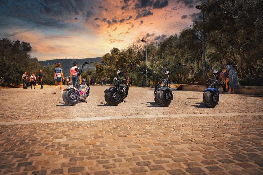 Athens: City Highlights Guided E-Scooter Tour - What the guiding is like