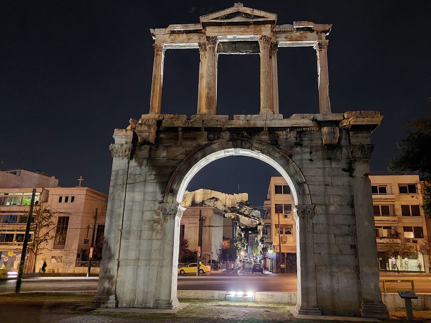 Athens: City Highlights Nighttime Walking Tour in Spanish - Why this two-hour Athens walk works after sunset