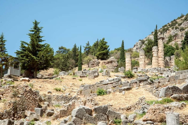 Athens: Delphi and Arachova Day Trip with Guide - Arachova on the road to Delphi
