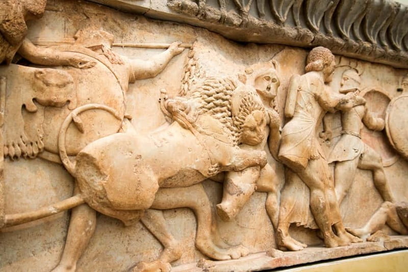 Athens: Delphi and Arachova Day Trip with Guide - The Delphi Museum and the bronze Charioteer