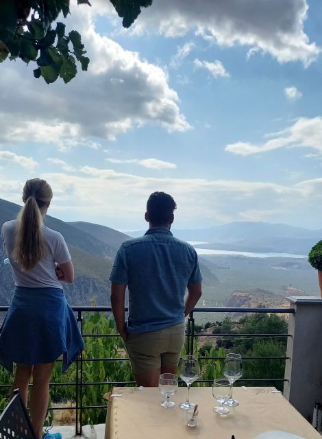 Athens: Delphi, Corycian Cave, and 300 Battlefield Day Trip - Lunch above the olive valley