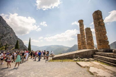 Delphi Day Tour with Museum & Arachova Village Visit