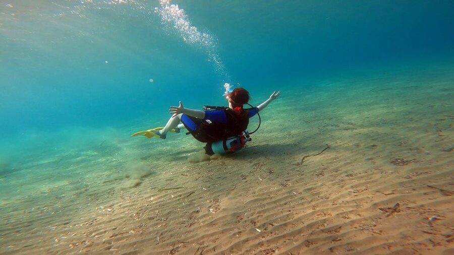 Athens East Coast: Discover Scuba Diving in Nea Makri - What to bring and what to leave behind