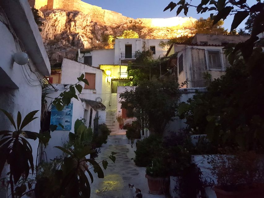 Athens: Evening Guided Walking Tour with Plaka & Dinner - Why an evening walk works so well in Athens