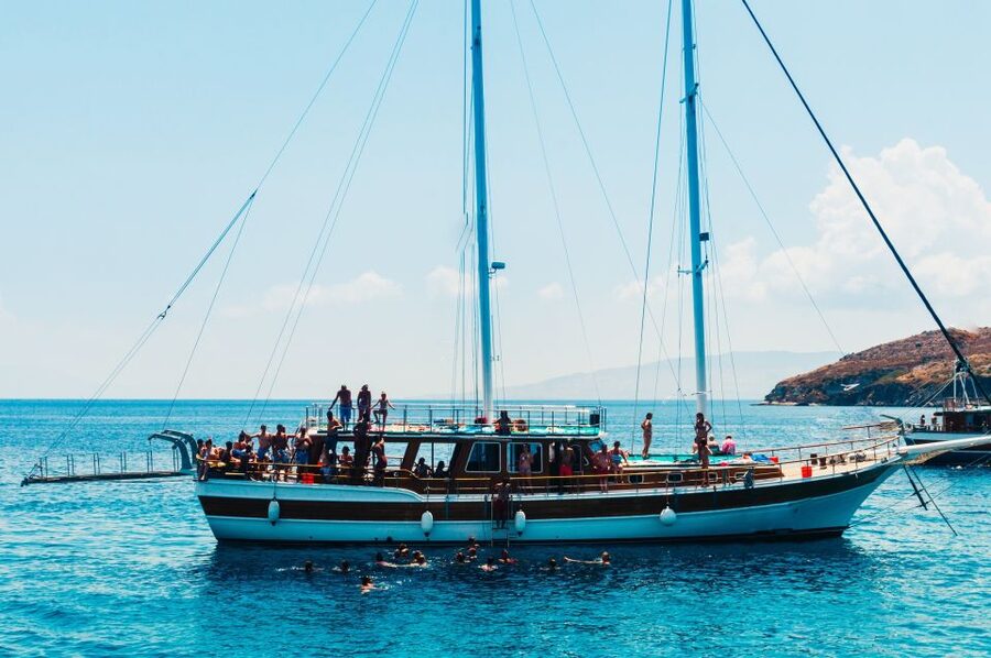 Athens: Full-Day Island Hopping Cruise with Lunch & Transfer - What this Athens island cruise really offers