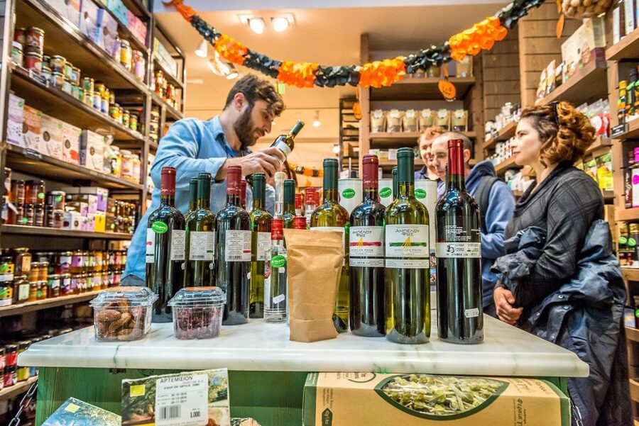Athens: Greek Food Discovery Small Group Walking Tour - Plaka and the sweet side of Athens