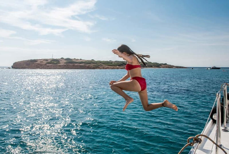 Athens: Half-Day Morning Catamaran Cruise with Meal & Drinks - Is $142 a fair price?