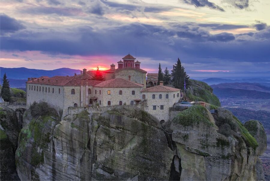 Athens: Meteora 2-Day Trip with Hotel, Sunset & Morning tour - Key points to know before booking