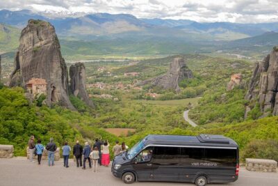 Meteora Monasteries, Caves & Coastal Stopovers with Lunch