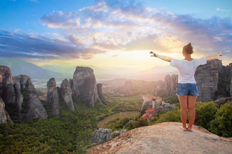 Athens: Meteora Monasteries Day Tour with Lunch - Why Meteora is worth the long road from Athens