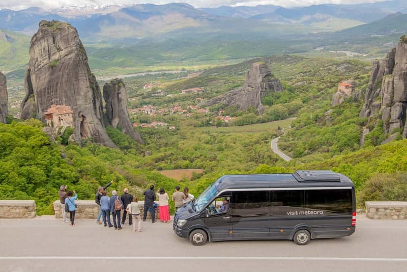 Athens: Meteora Monasteries Day Tour with Lunch - First views of the Meteora cliffs