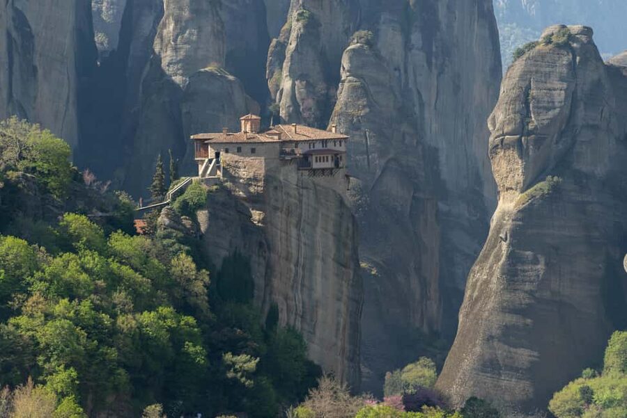 Athens: Meteora Monasteries Day Trip with Caves and Lunch - Kalabaka: the practical handoff point