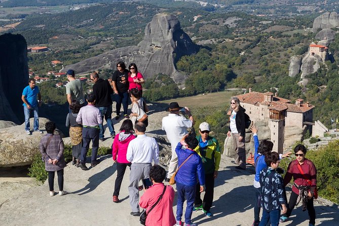 Athens: Meteora Monasteries, Hermit Caves Tour with Pickup - Switching to the local minibus in Kalambaka
