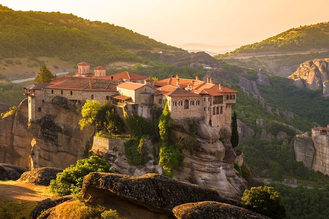 Athens: Meteora Monasteries Tour with Local Guide and Greek Lunch - Lunch, timing, and the feeling of the day