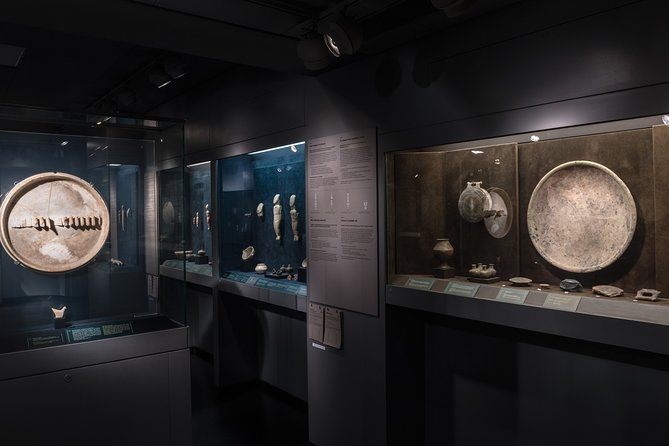 Athens Museum of Cycladic Art | AdmissionTicket - Entering the Museum of Cycladic Art