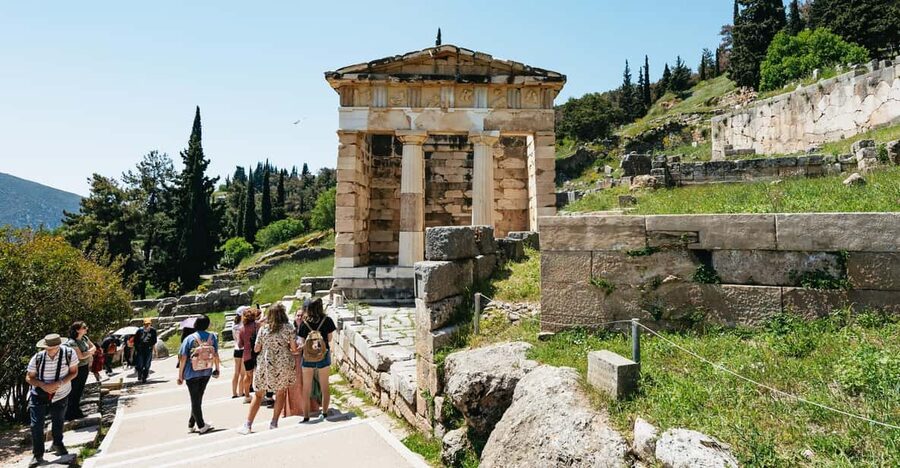Athens: Mythology of Delphi, Museum and Arachova Guided Tour - Should you book it?