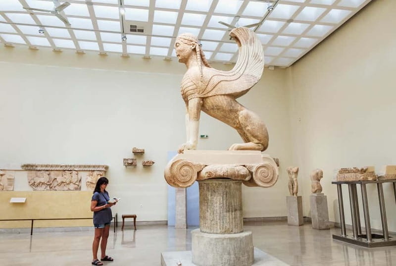 Athens: Mythology of Delphi, Museum and Arachova Guided Tour - A coffee break in Livadia