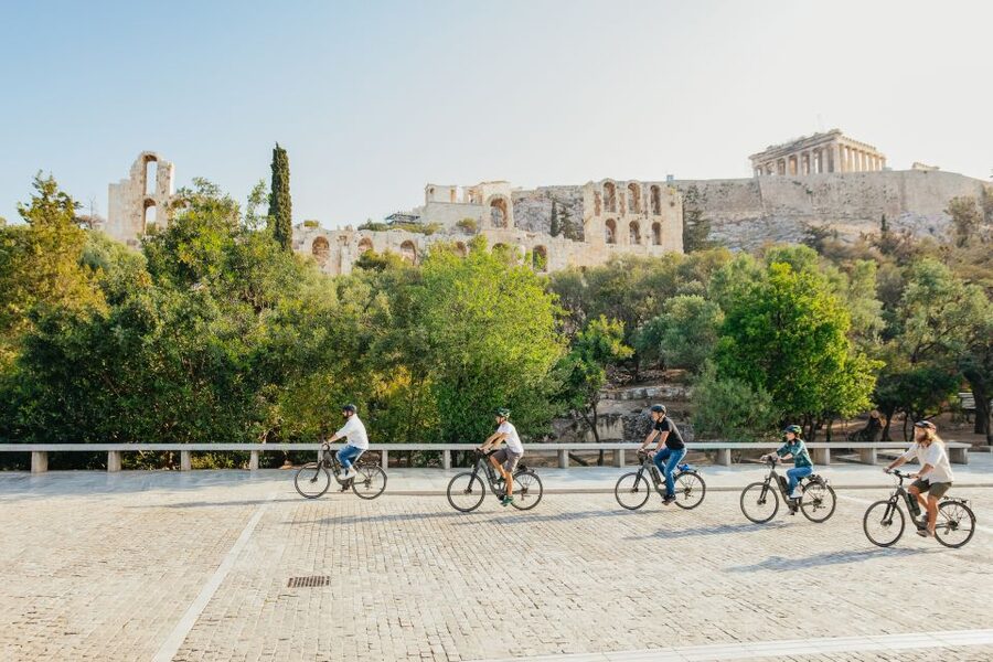 Athens: Old Town Highlights Guided E-Bike Tour - Why an e-bike is a good way to meet Athens
