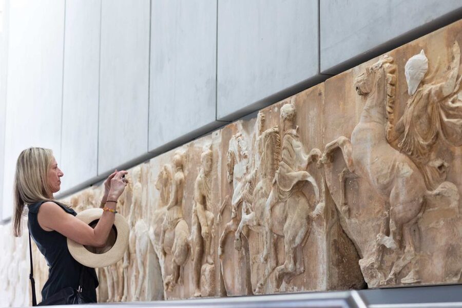 Athens: Panoramic Tour with Guided Acropolis & Museum Visit - Guides, languages, and audio equipment