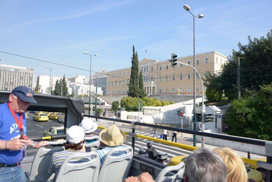 Athens, Piraeus, and Coastline: Blue Hop-On Hop-Off Bus - Green Line to Vouliagmeni Lake and Kavouri