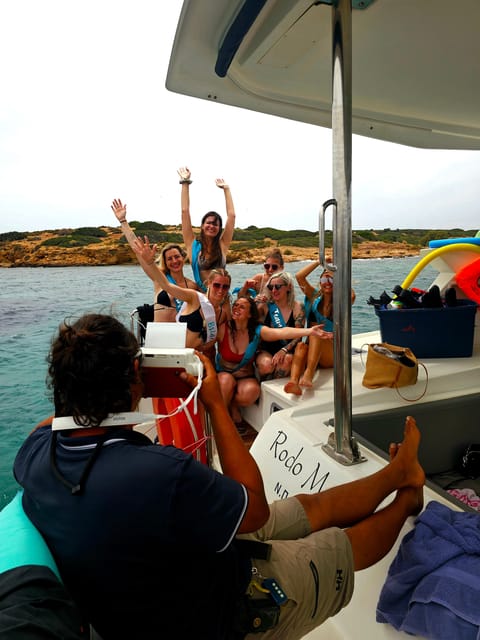 Athens: Riviera Catamaran Tour with Fresh Meal and Drinks - Why this cruise gives Athens a different afternoon