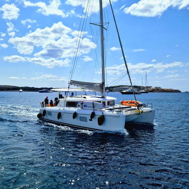 Athens: Riviera Catamaran Tour with Fresh Meal and Drinks - Meeting the crew at Alimos Marina
