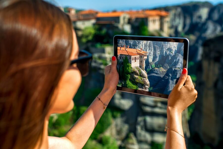 Athens to Meteora: Monasteries & Hidden Caves Bus Tour - The Athens to Kalambaka bus ride