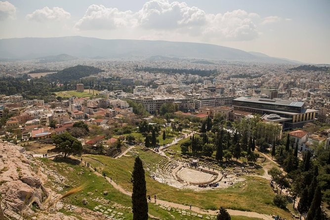 Beat the Heat Acropolis Tour - Small group - Crossing the Propylaea toward the Parthenon