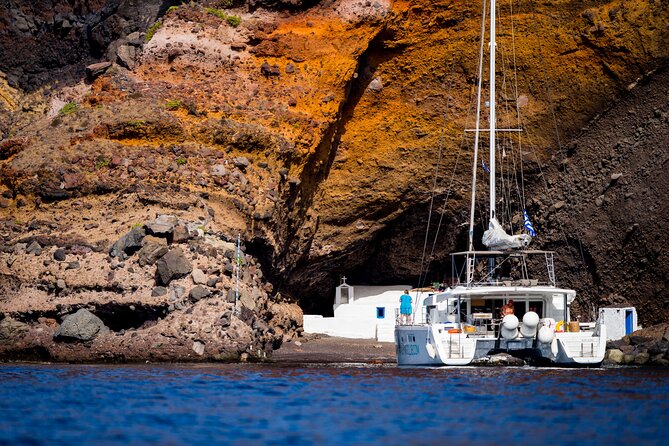 Beautiful Day Catamaran Caldera Cruise incl. Meal & Drinks - Vlychada Port and the return question