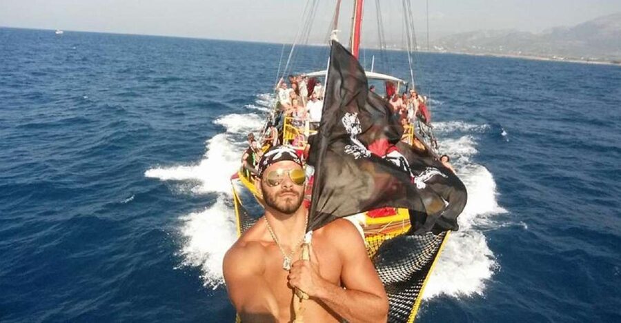 Black Rose Pirate Boat: 5-Hour Trip from Heraklion - Lunch on board after the swim